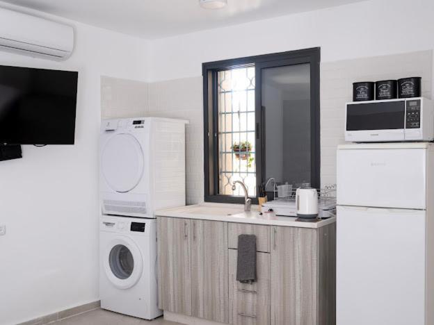 Cousy Suite Studio Yerusalem Bagian luar foto